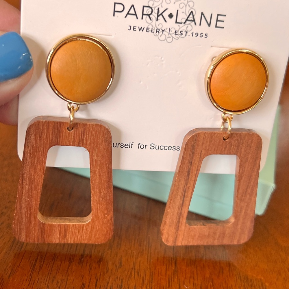 Park Lane Earrings - Picture 4 of 6